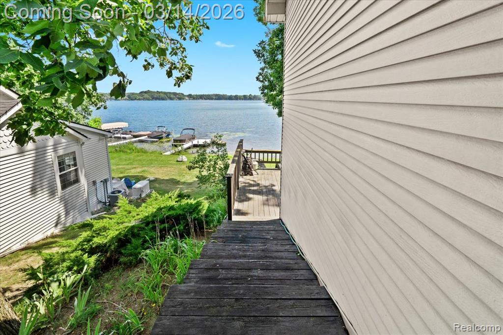 978 Ridge Court, Chelsea, MI 48118 — Photo 17
