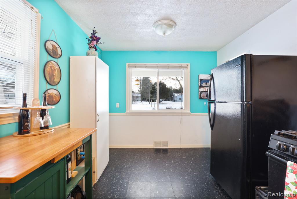 5465 Johnson Road, Flushing, MI 48433 — Photo 21
