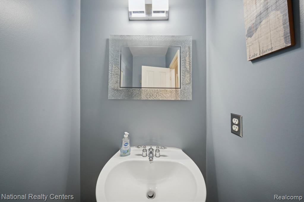 4067 Kirkway Court, 110, Howell, MI 48843 — Photo 24