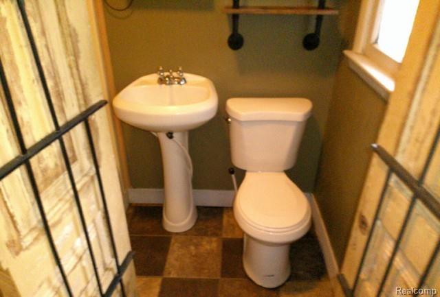 6160 Taylor Drive, Flint, MI 48507 — Photo 20
