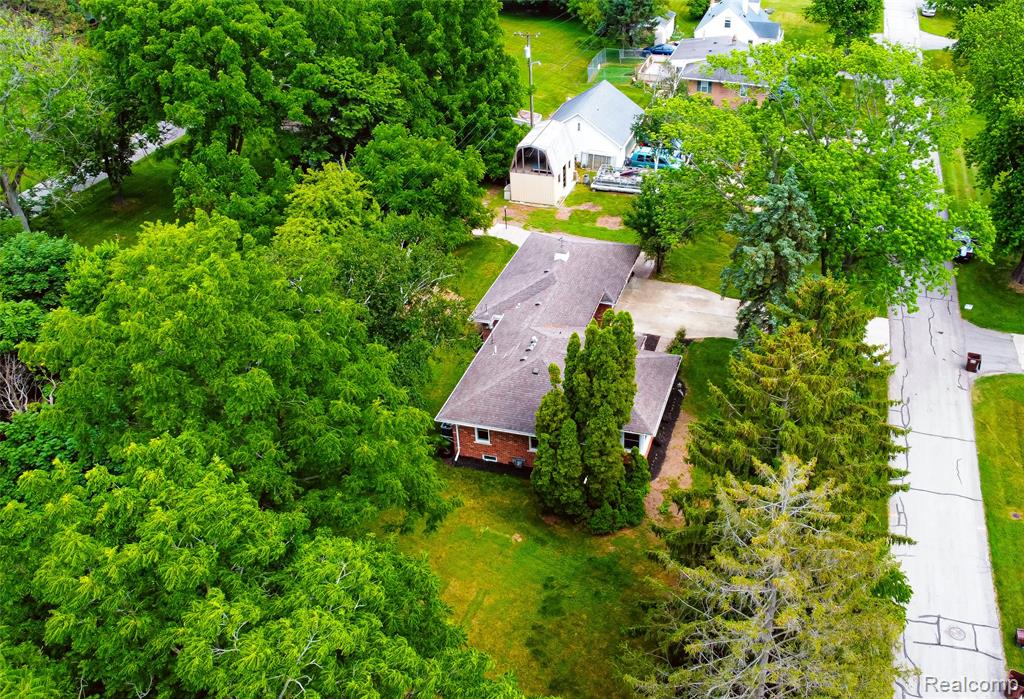 4408 S Lake Drive, Newport, MI 48166 — Photo 36