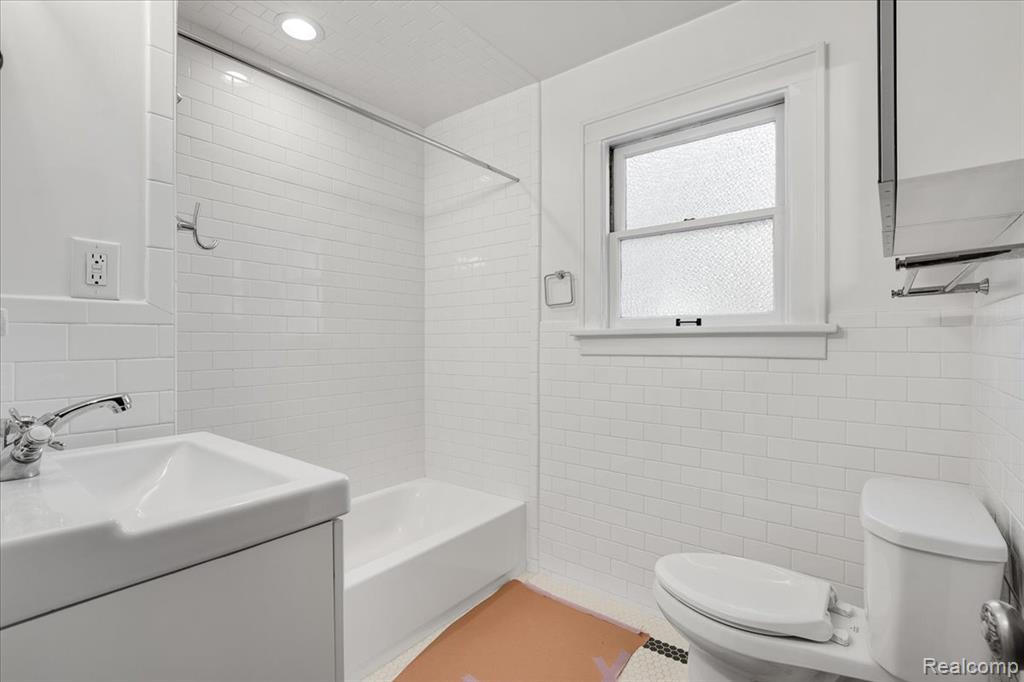 522 N Washington Avenue, Royal Oak, MI 48067 — Photo 9