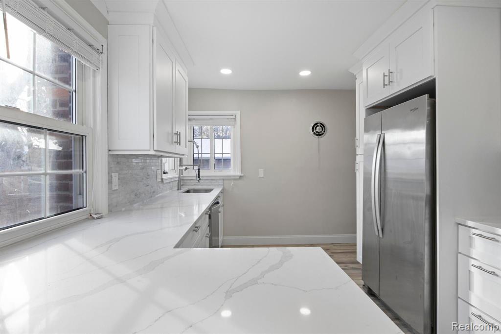 9911 OPORTO Street, Livonia, MI 48150 — Photo 14