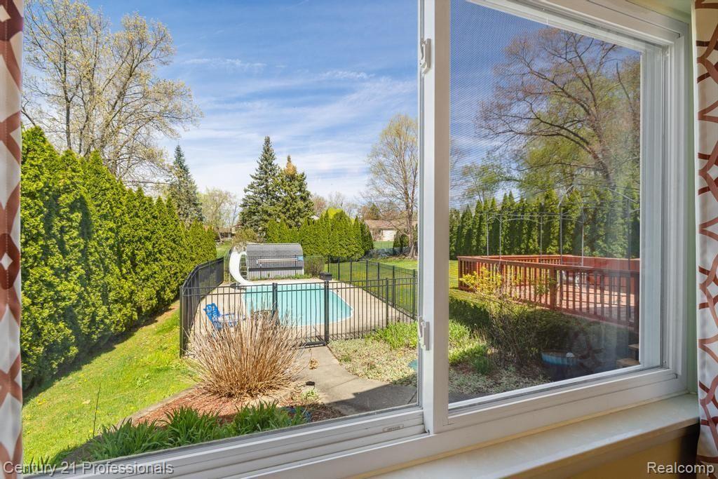 8978 Sussex Street, White Lake, MI — Photo 18