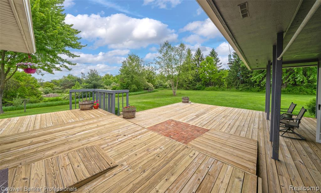 60 E Oakwood Road, Oxford, MI 48371 — Photo 3