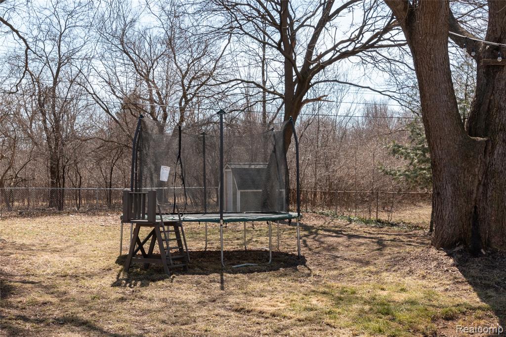 41071 Micol Drive, Plymouth, MI 48170 — Photo 16