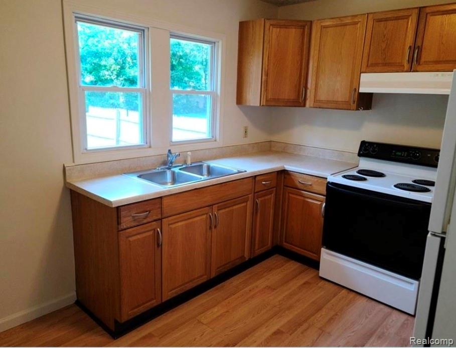 822 Isham Street, Owosso, MI 48867 — Photo 2