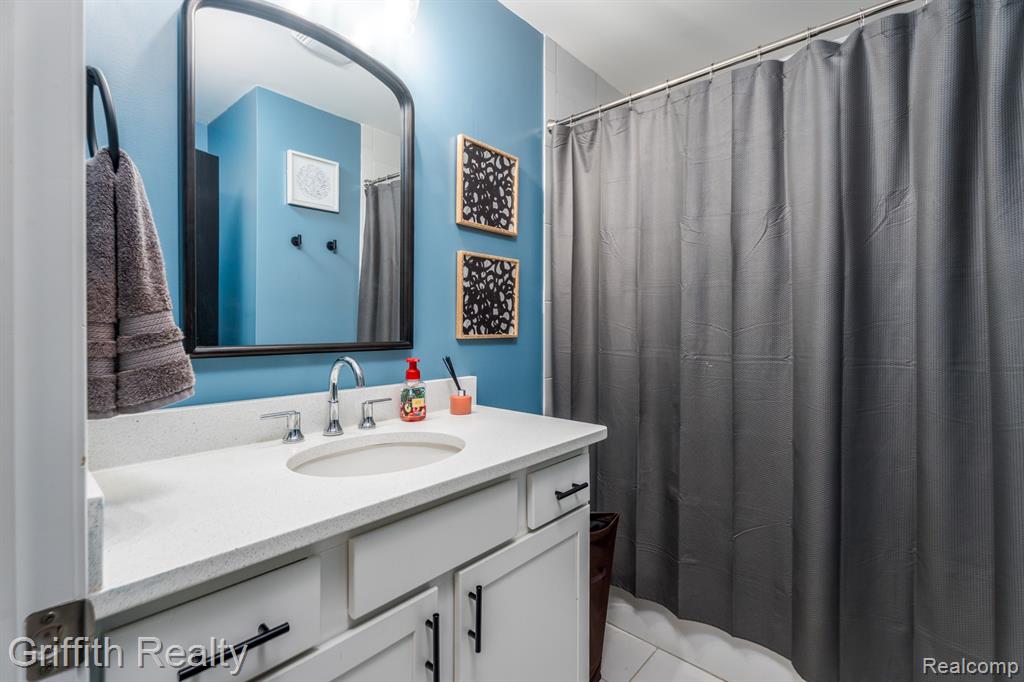 9869 Dartmouth Road Road, Clarkston, MI 48348 — Photo 37