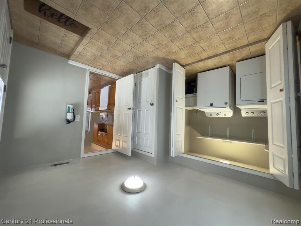 95 E Dallas Avenue, Madison Heights, MI 48071 — Photo 12