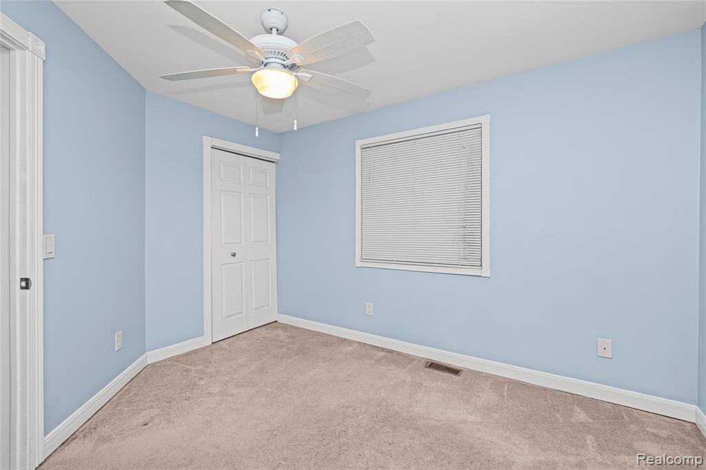 3977 Cresthaven Drive, Waterford, MI 48328 — Photo 16