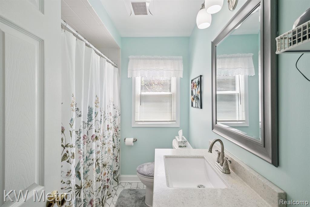 903 Hickory Avenue, Royal Oak, MI 48073 — Photo 16