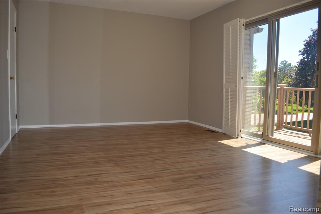3883 OLD CREEK Road, 18, Troy, MI 48084 — Photo 31