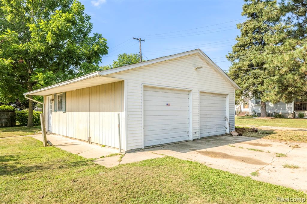 203 S Main Street, Capac, MI 48014 — Photo 11