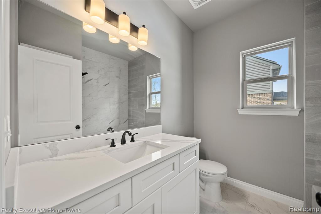 35873 GLENVILLE Drive, New Baltimore, MI 48047 — Photo 33