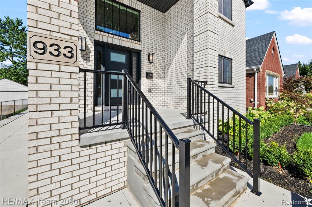 933 N Highland Street, Dearborn, MI 48128 — Photo 5