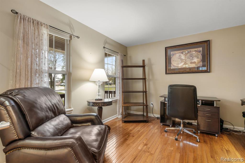 733 W Woodside Avenue, Madison Heights, MI 48071 — Photo 6