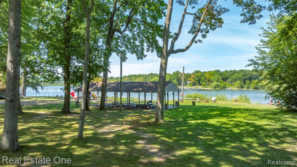 7400 Biscayne Avenue, White Lake, MI 48383 — Photo 42