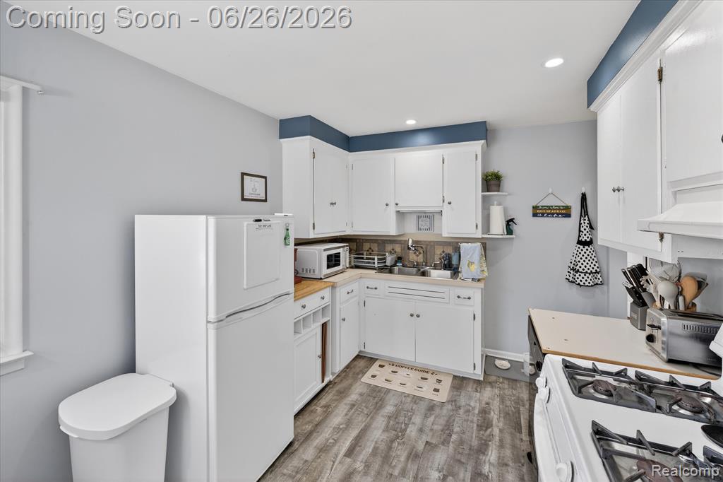 610 N Barnard Street, Howell, MI 48843 — Photo 13