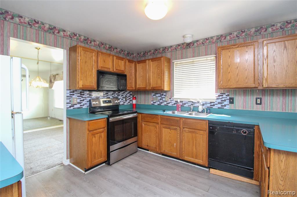 5562 Cary Drive, Ypsilanti, MI 48197 — Photo 11