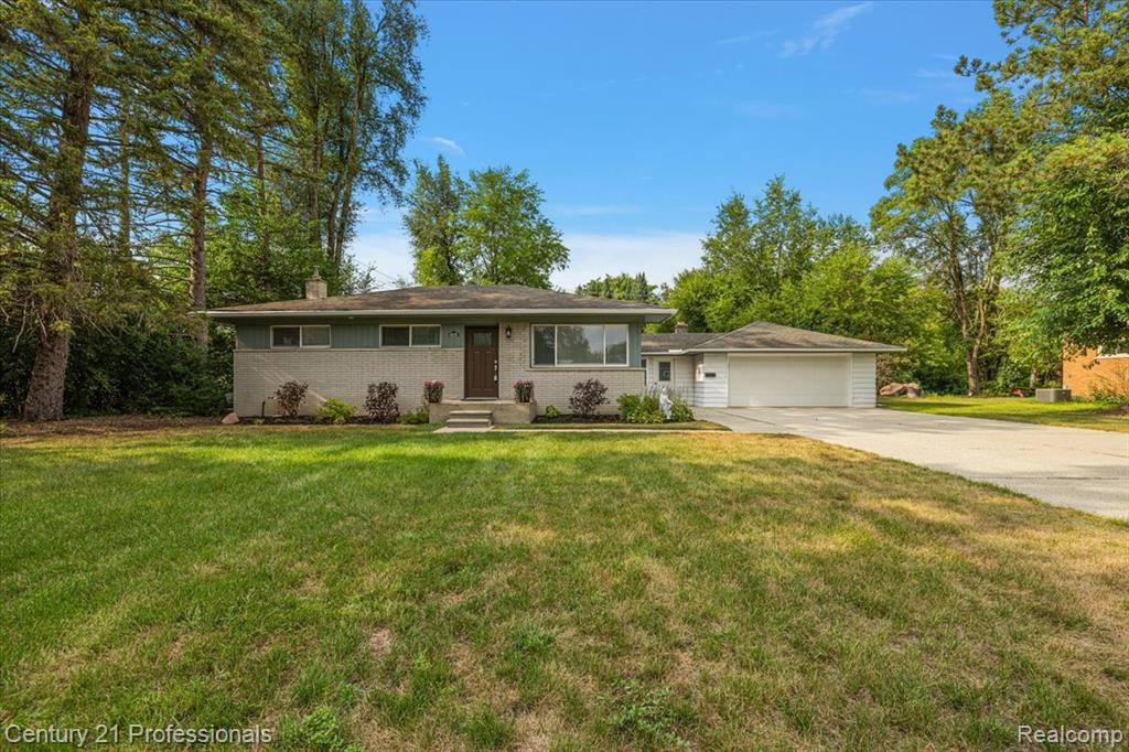 6676 Northview Drive, Clarkston, MI