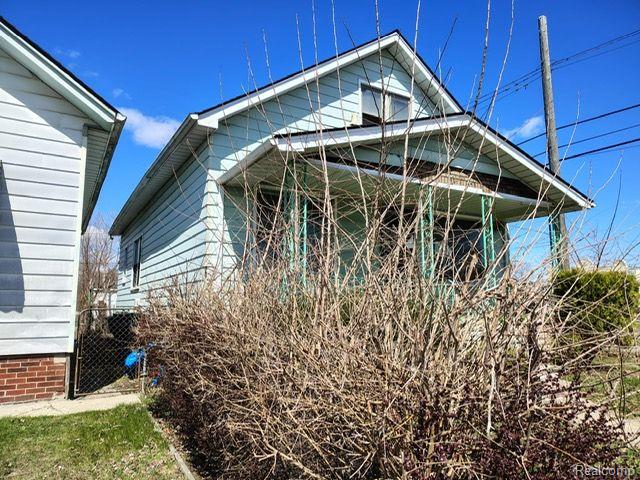 2753 BURNSIDE Street, Hamtramck, MI 48212 — Photo 2