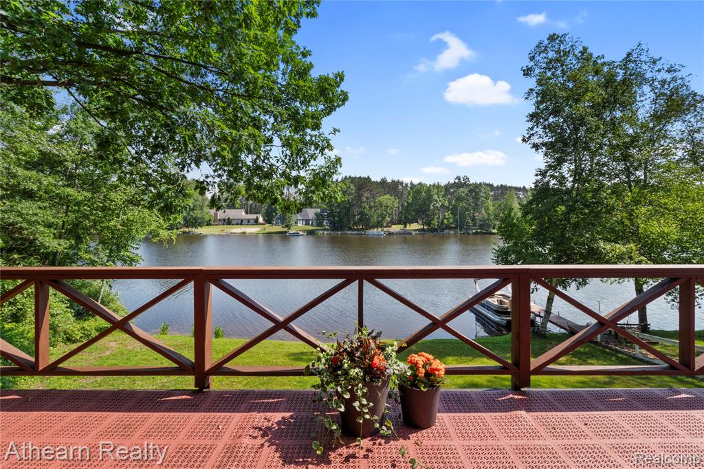 6600 W Shore Drive, Weidman, MI 48893 — Photo 6