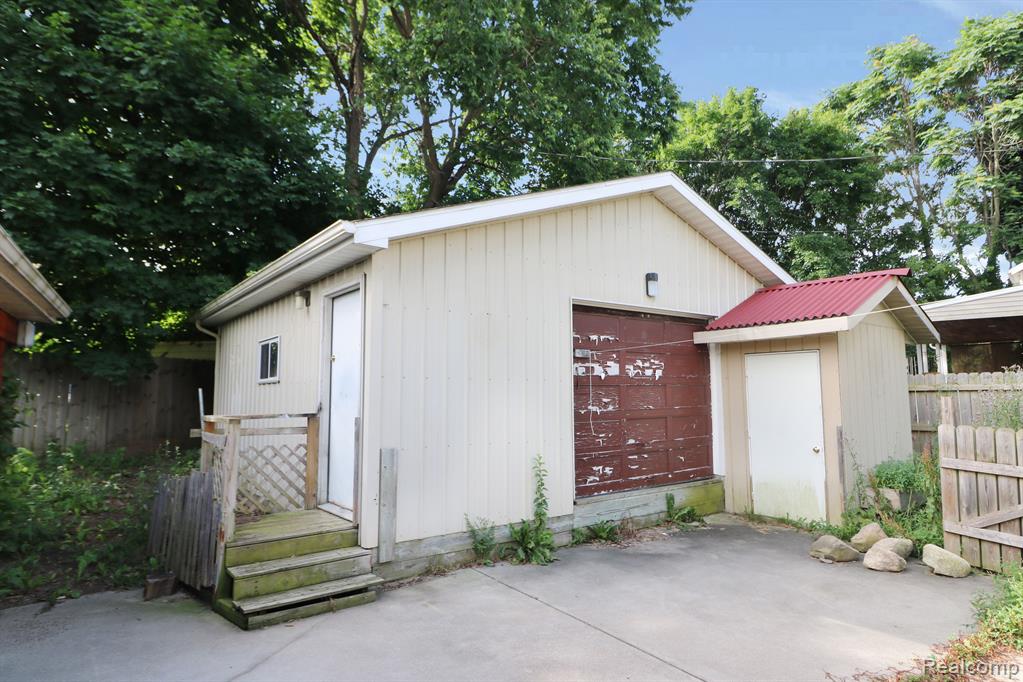 411 COMMONWEALTH Avenue, Flint, MI 48503 — Photo 17