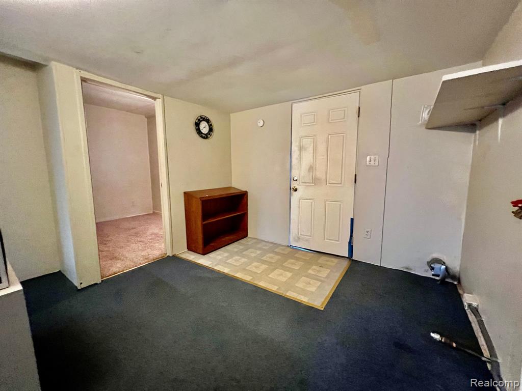 919 WALL Street, Port Huron, MI 48060 — Photo 9