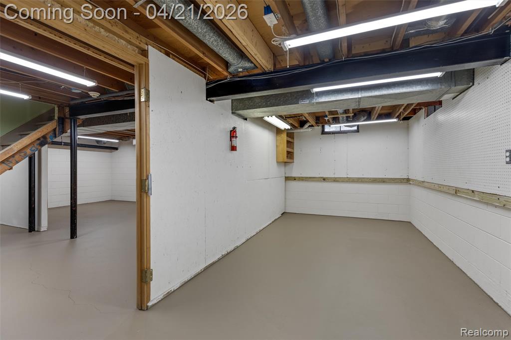 38556 Shana Drive, Clinton Twp, MI 48036 — Photo 41