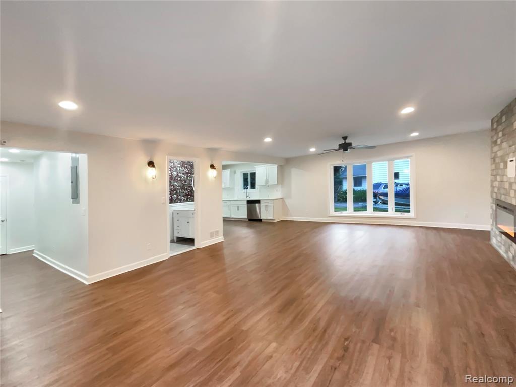 26018 Whipple Street, Novi, MI — Photo 12
