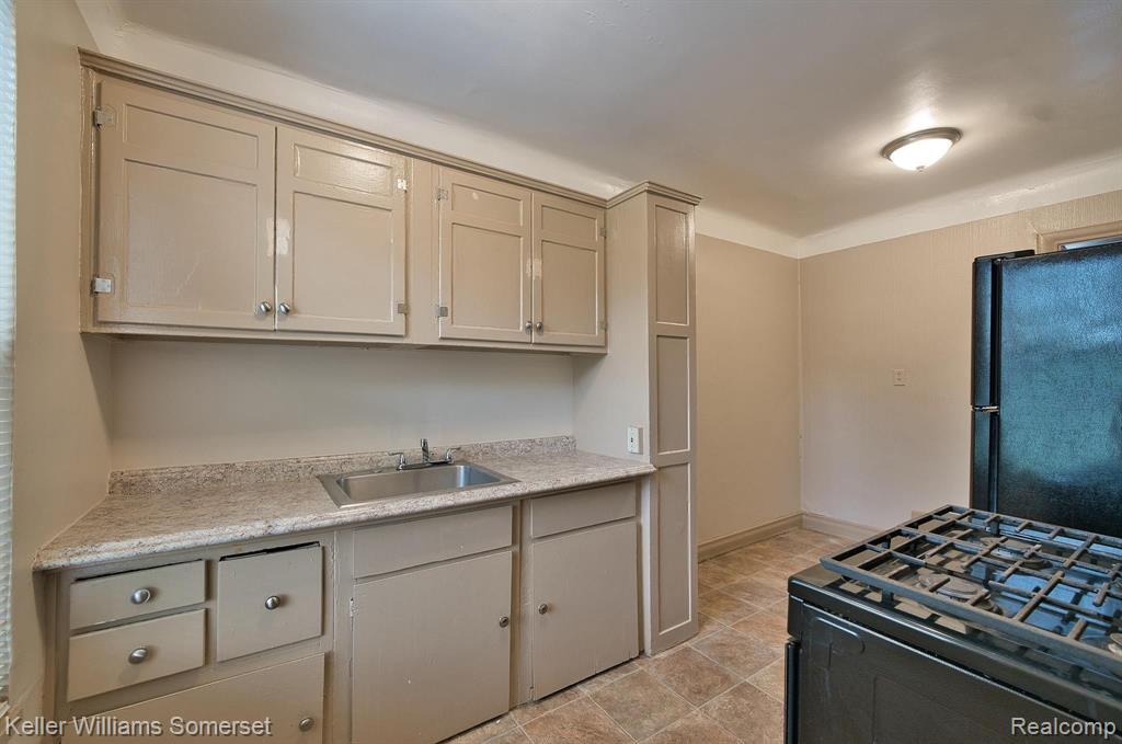 51 SPOKANE Drive, Pontiac, MI 48341 — Photo 23