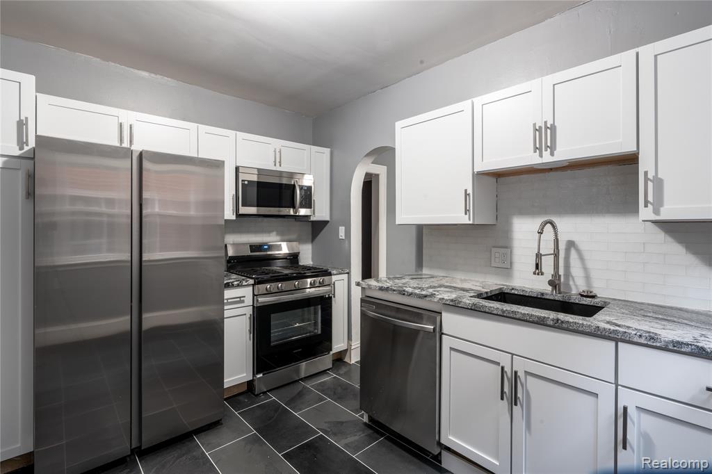 2696 Webb Street, Detroit, MI 48206 — Photo 27