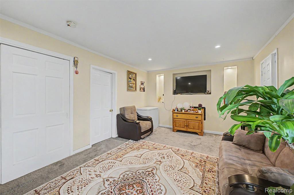 8650 Whitlock Avenue, Dearborn, MI 48126 — Photo 16