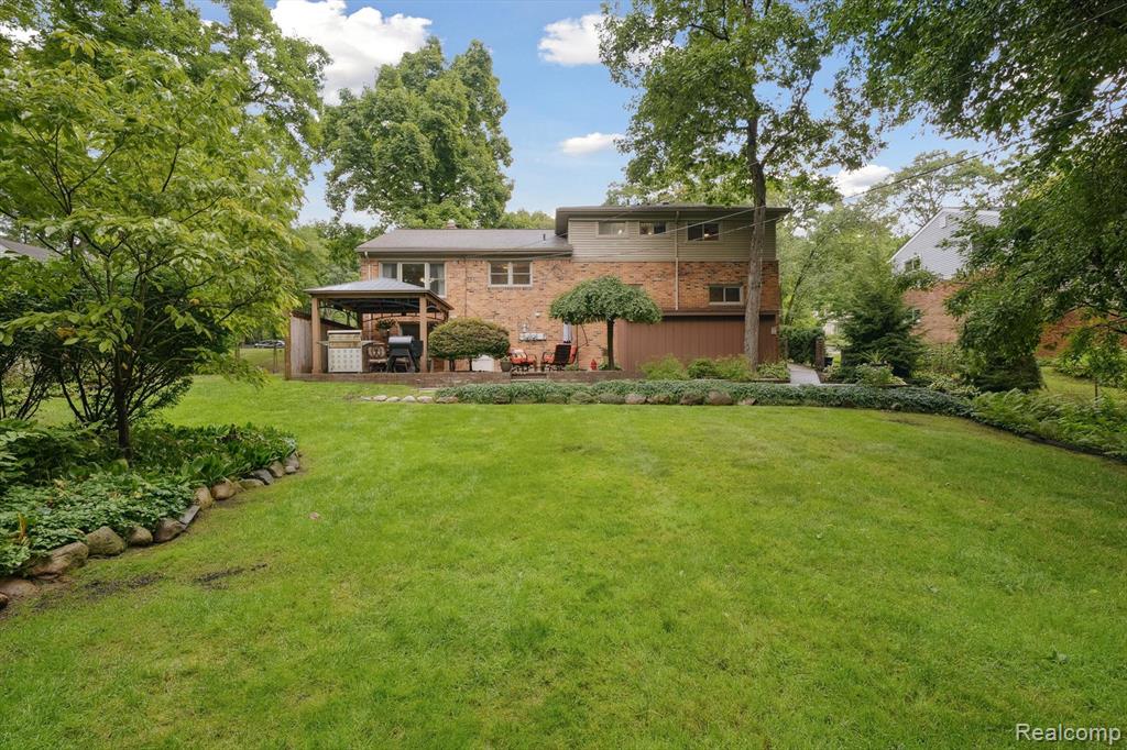 425 Kendry Avenue, Bloomfield Hills, MI 48302 — Photo 47