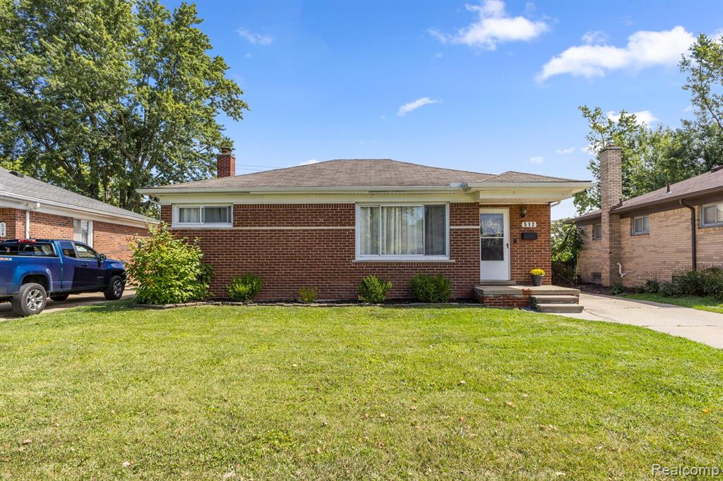 512 N LEONA Avenue, Garden City, MI — Photo 2