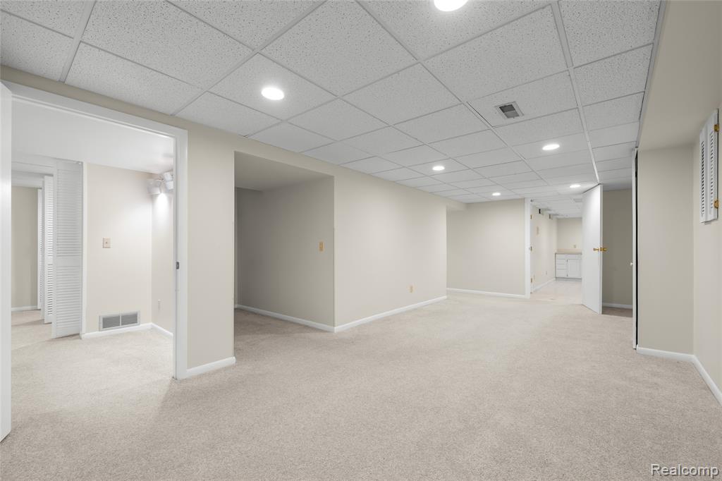 16252 Country Knoll Drive, Northville, MI 48168 — Photo 36