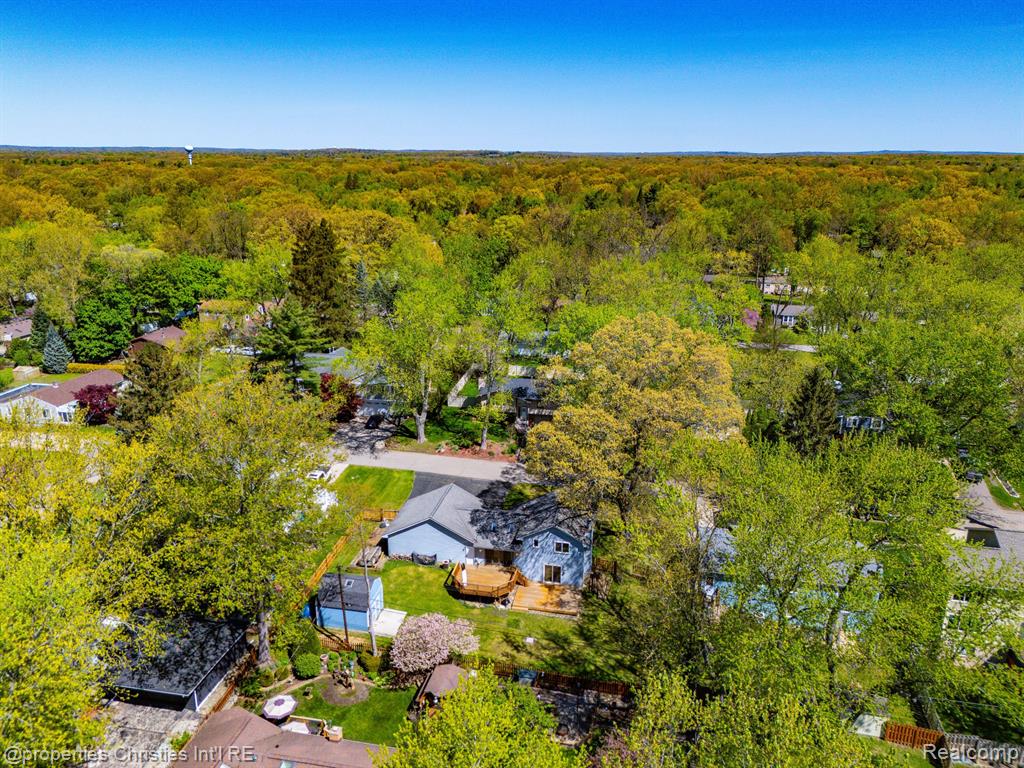 6785 GRASSLAND Avenue, West Bloomfield, MI 48324 — Photo 40