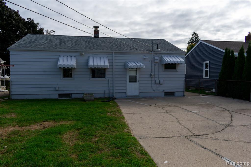 629 N VERMONT Avenue, Royal Oak, MI 48067 — Photo 24