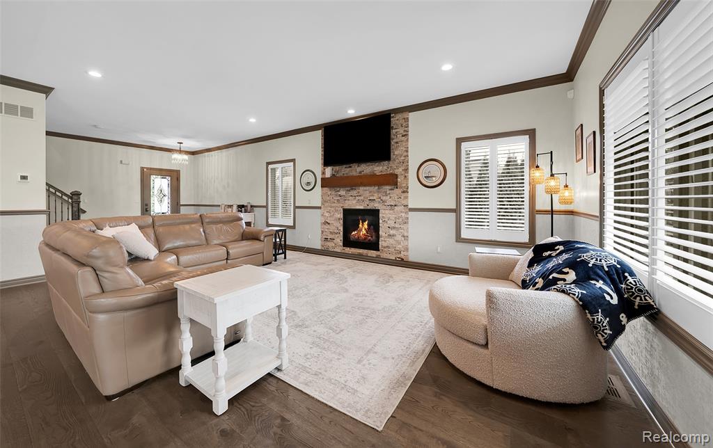 39611 Lakeshore Drive, Harrison Township, MI — Photo 12