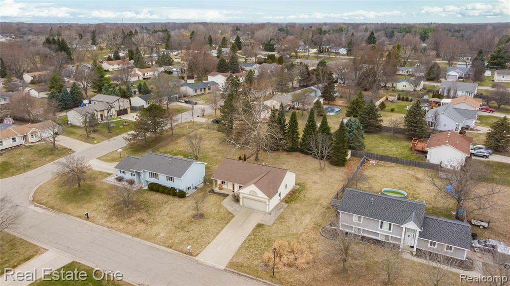 6335 Stonehearth Pass, Grand Blanc, MI 48439 — Photo 6
