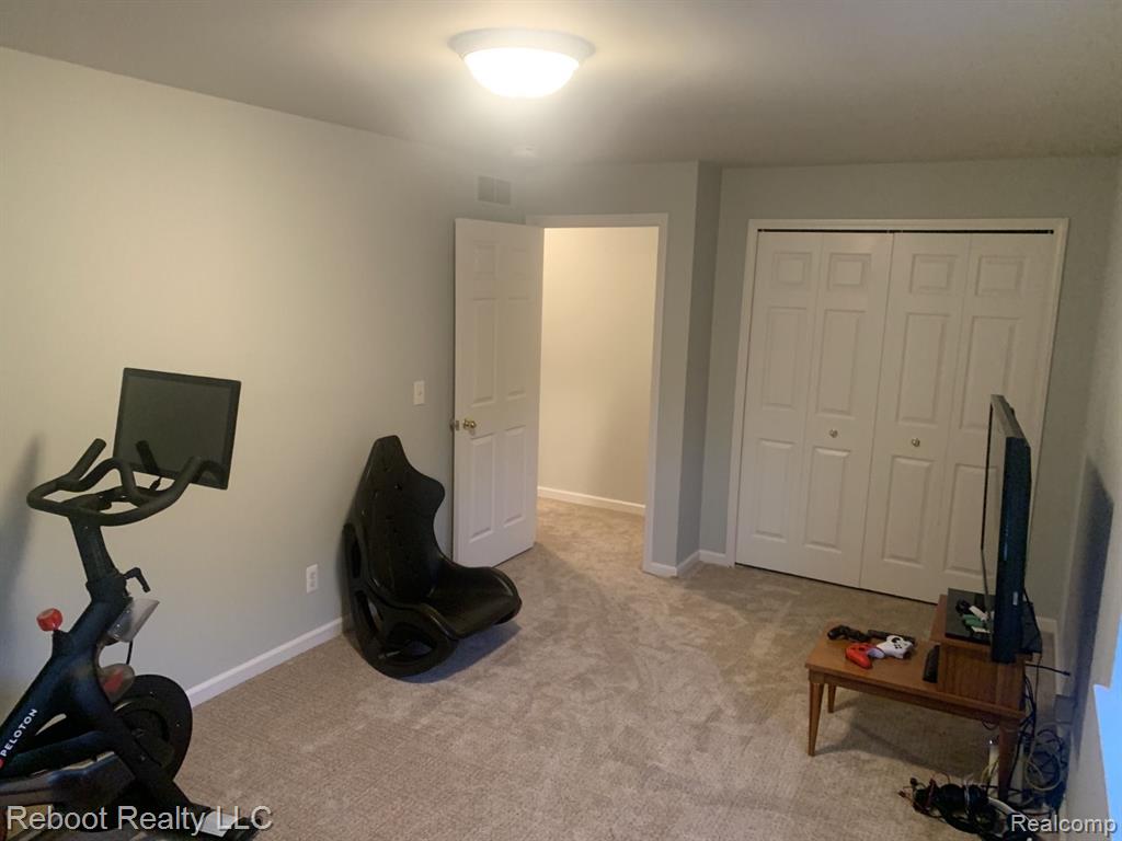 7019 MAGNOLIA Lane, Waterford, MI 48327 — Photo 19