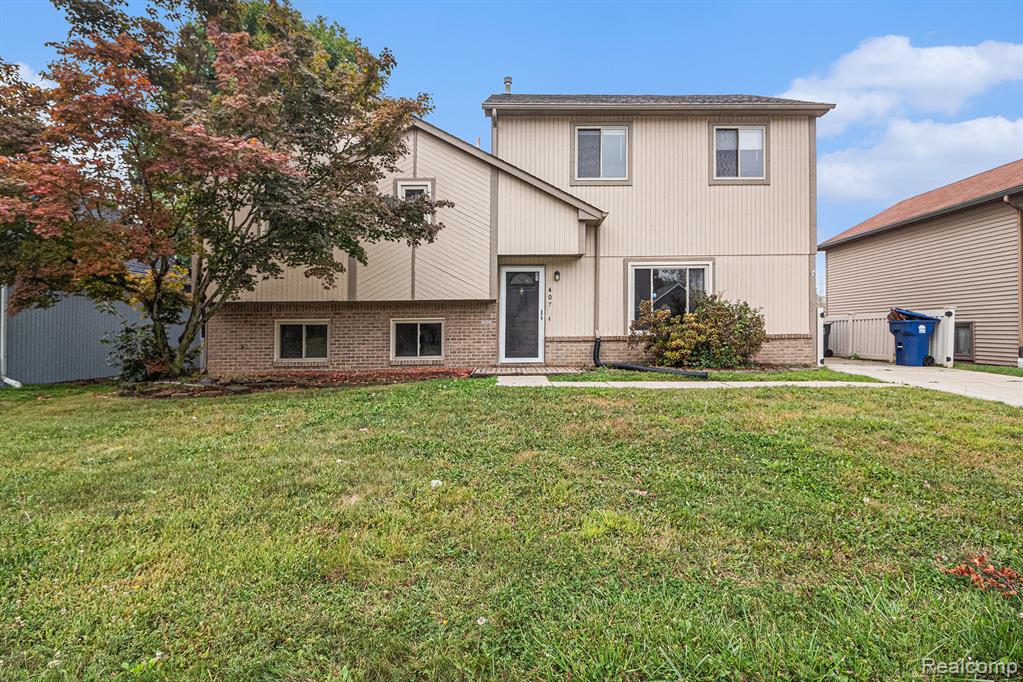 407 N Willard Road, Canton, MI 48187 — Photo 2