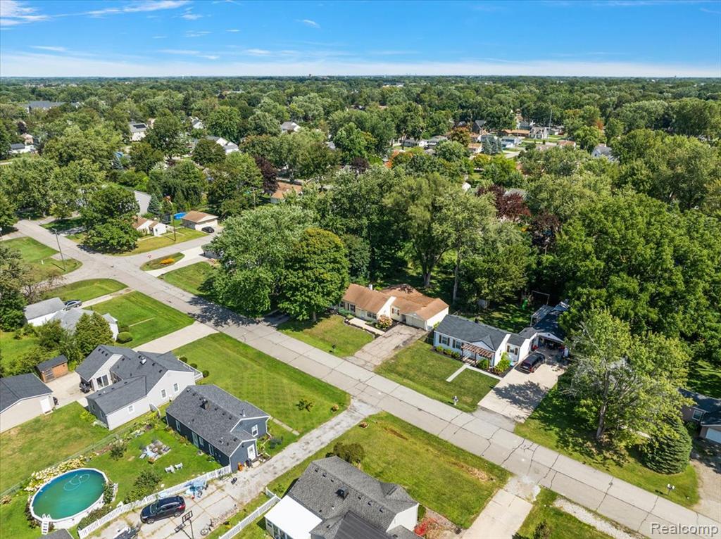 8880 Elmhurst Avenue, Plymouth, MI 48170 — Photo 31