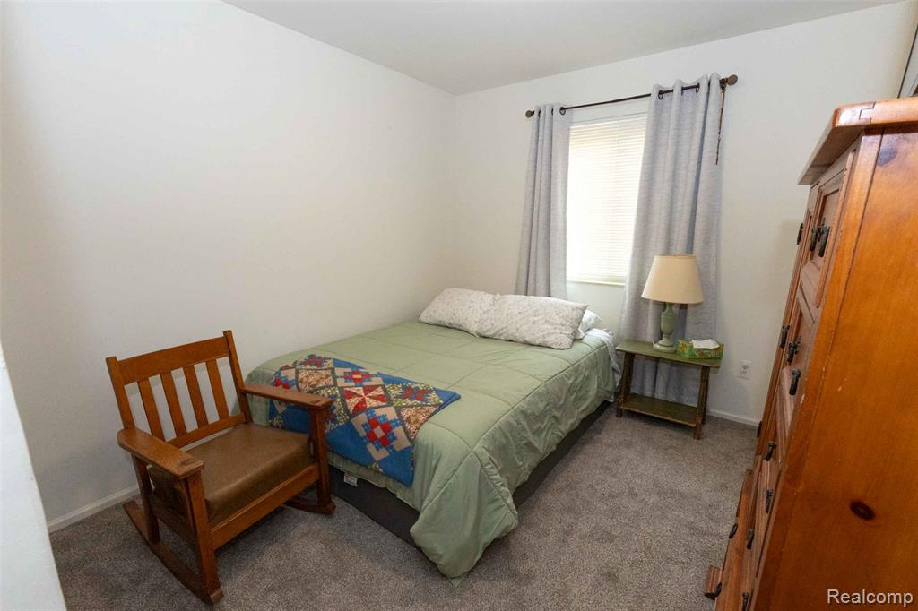 5685 S Aylesbury Drive, Waterford, MI 48327 — Photo 27