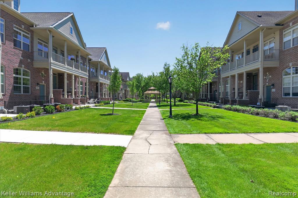 446 Old Pine Way, Walled Lake, MI 48390 — Photo 4