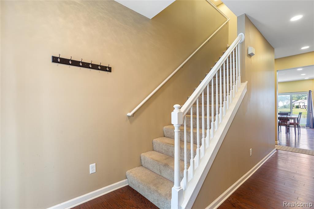 28547 Oakmonte Circle E, New Hudson, MI 48165 — Photo 3