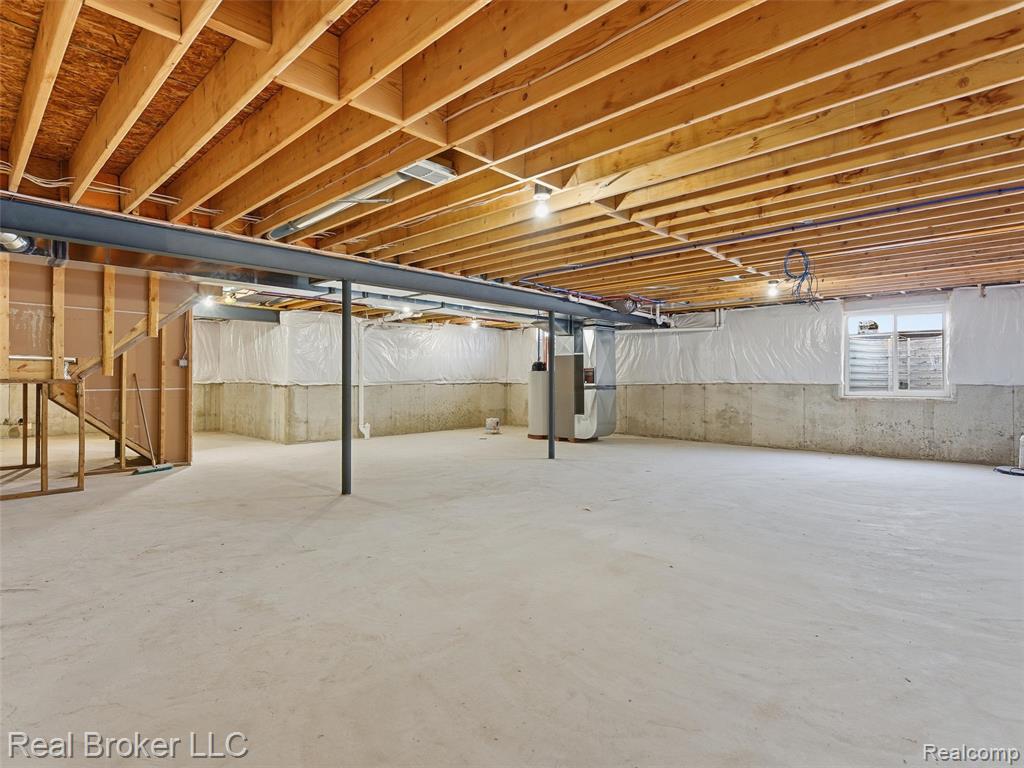 47124 Rosevillage Court, Shelby Twp, MI 48315 — Photo 29