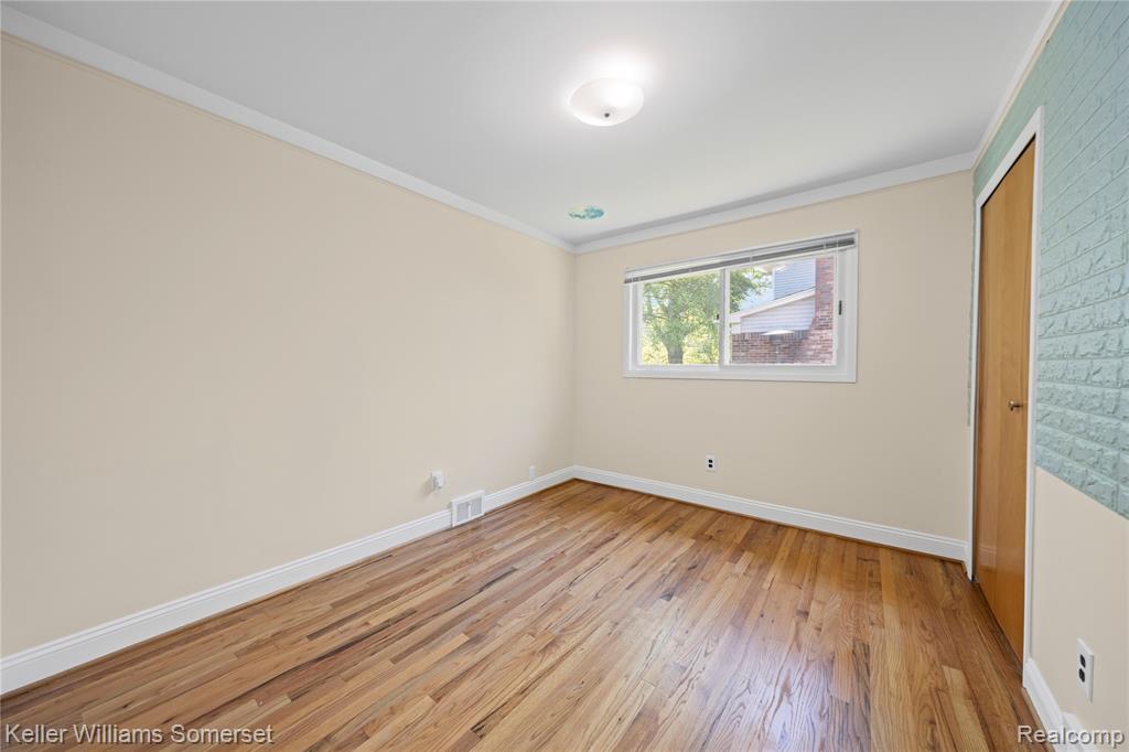 5292 ABINGTON Drive, Troy, MI 48085 — Photo 20