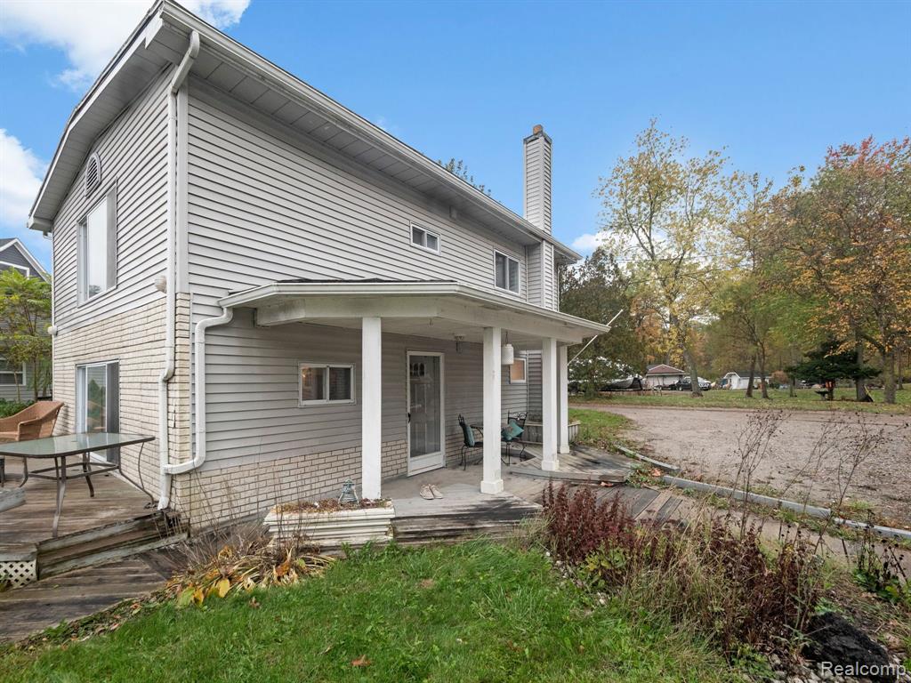 414 S SHOREWOOD Court, Lake Orion, MI 48362 — Photo 3