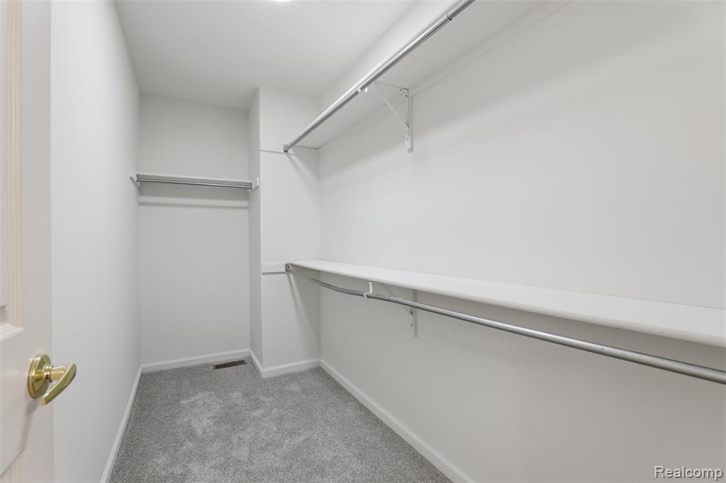 4368 Gateway Circle, West Bloomfield, MI — Photo 29